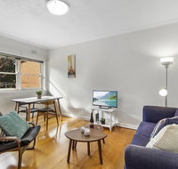 Comfy one-bedroom unit between city and airport - Accommodation Coffs Harbour