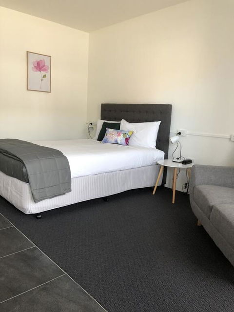 Commodore Motor Inn - Accommodation Coffs Harbour 2