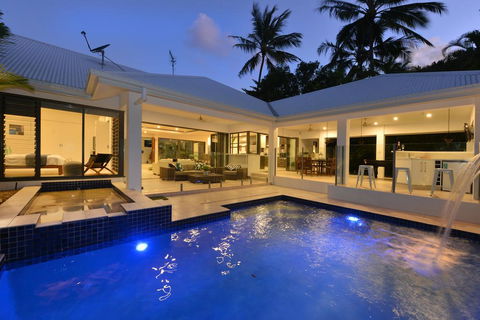 Concha Marina - Accommodation Coffs Harbour 0
