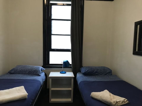 Coogee Beach House - Accommodation Coffs Harbour 2