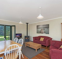 Cottage on James circa1855 - Modern historic - Accommodation Coffs Harbour