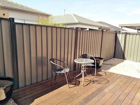Daisy Villa - Close To Mel Airport & Hume Highway -Comfort - Accommodation Coffs Harbour 2