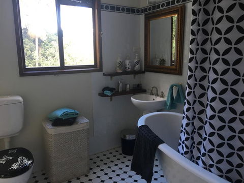 Dancing Waters Cottage - Accommodation Coffs Harbour 2