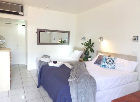 Darwin Poinciana Inn - Accommodation Coffs Harbour 2