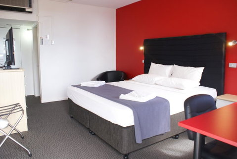 Darwin Poinciana Inn - Accommodation Coffs Harbour 1