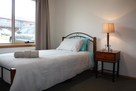 DevonPORT VIEWS!!! - Accommodation Coffs Harbour 3