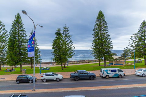 Dive Hotel - Accommodation Coffs Harbour 2