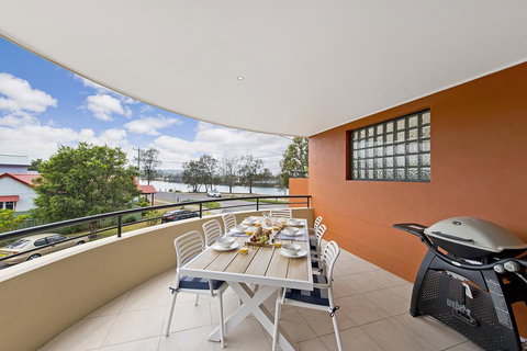 Dolphin Cove - Apt 5 - Accommodation Coffs Harbour 0