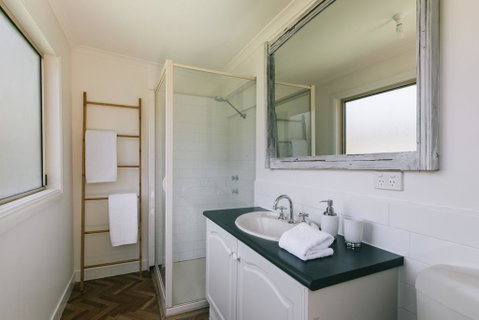 DOVESTONES BY THE SEA - INVERLOCH - Accommodation Coffs Harbour 3