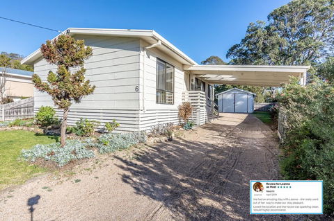 Eagle Bay Cottage - Accommodation Coffs Harbour 0