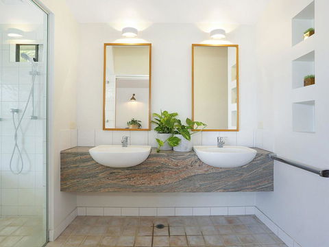 EAST COAST ESCAPES - Lighthouse Studio - Accommodation Coffs Harbour 3