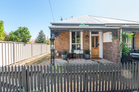 Edward Cottage Heritage, Central, Comfortable. - Accommodation Coffs Harbour 3