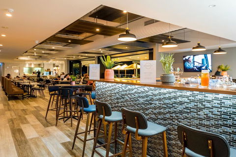 Elite Gold Coast - Accommodation Coffs Harbour 1