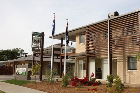 Emerald Inn - Accommodation Coffs Harbour 1