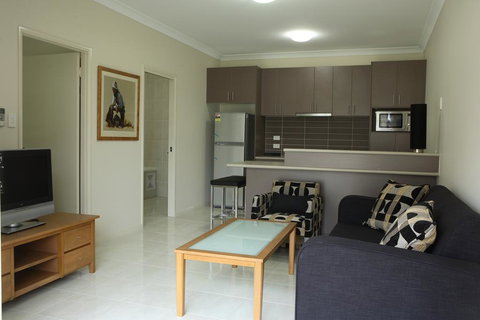 Emerald Inn - Accommodation Coffs Harbour 2