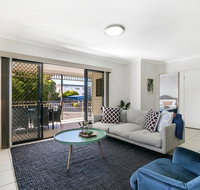 Family-Size Duplex in Quiet Neighbourhood - Accommodation Coffs Harbour