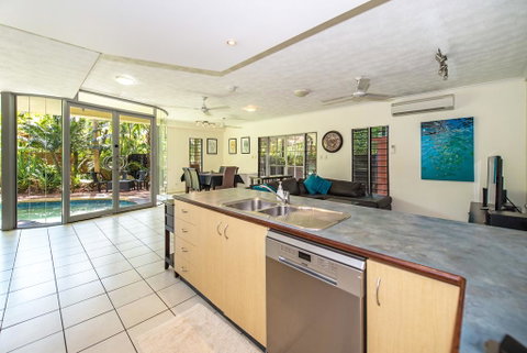 Fannie Bay Art House - Accommodation Coffs Harbour 0