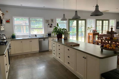 Farm House At The Gateway To The King Valley - Accommodation Coffs Harbour 3