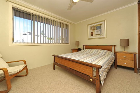 Fingal Court Unit 3 - Fingal Bay - Accommodation Coffs Harbour 3