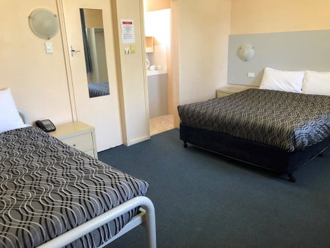 Flinders Motel - Accommodation Coffs Harbour 3