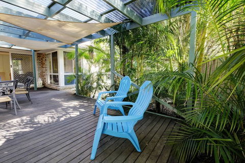 FRANGIPANI BEACH HOUSE - PET FRIENDLY 22 Belbourie Cres Boomerang Beach - Accommodation Coffs Harbour 3