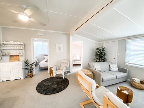 Frangipani Cottage - Accommodation Coffs Harbour 2