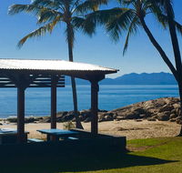 Golden Sands Beach House - Accommodation Coffs Harbour