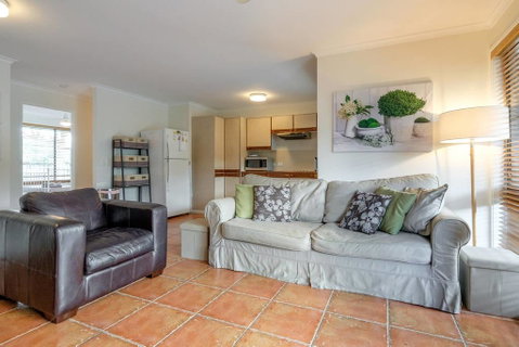 Great For Families.Pool & Kitchen - Accommodation Coffs Harbour 1