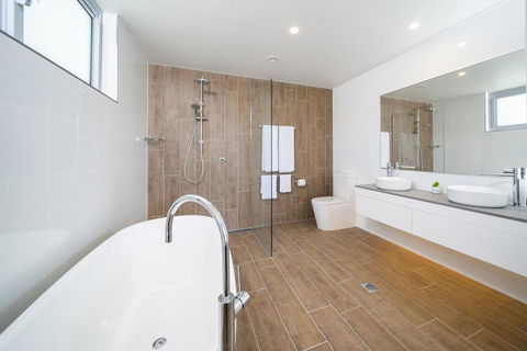 Harbour Cove - Accommodation Coffs Harbour 2