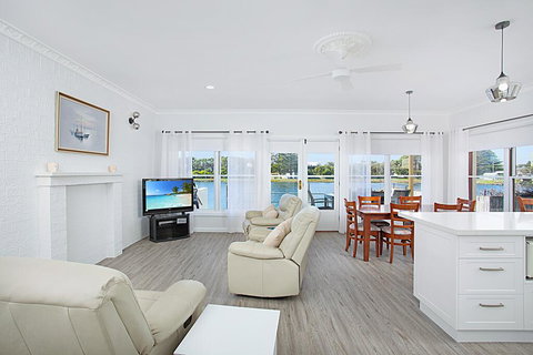 Harbour Lights - Accommodation Coffs Harbour 3