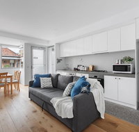 Heart of Windsor Apartment by Ready Set Host - Accommodation Coffs Harbour