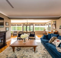 Hedge House - luxury space style great location - Accommodation Coffs Harbour