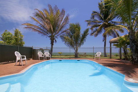 Hedland Hotel - Accommodation Coffs Harbour 1