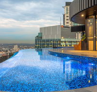 High Life Central with Pool and Car Park - Accommodation Coffs Harbour