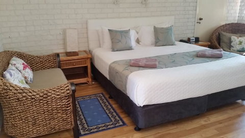 Holland Park Motel - Accommodation Coffs Harbour 0