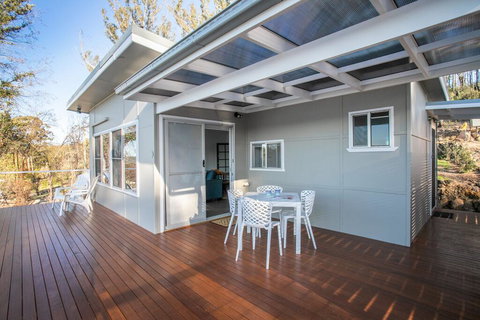 Home On The Water 21 Evans St Lake Conjola - Accommodation Coffs Harbour 3