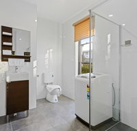 HomeHotel Cozy Duplex in Serene and Leafy Suburb - Accommodation Coffs Harbour