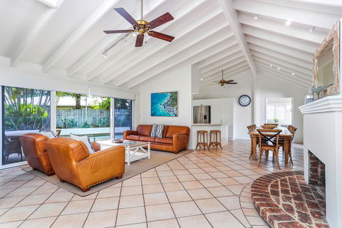 Island Living In The Heart Of Noosa - Accommodation Coffs Harbour 3