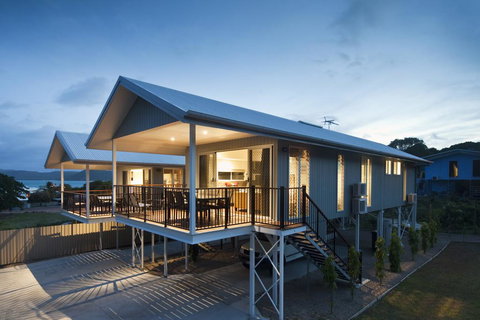 Island Villas & Apartments - Accommodation Coffs Harbour 1
