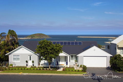 Jetty Splendour Guest Bedroom With Bathroom En-suite B'nB - Accommodation Coffs Harbour 1