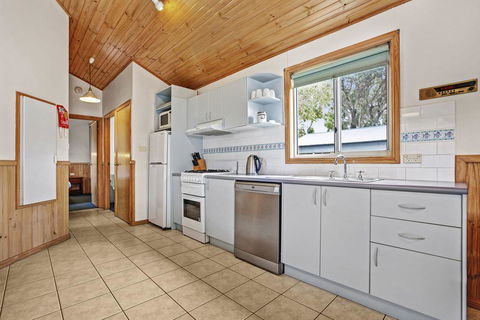 Kendalls Beach Holiday Park - Accommodation Coffs Harbour 2