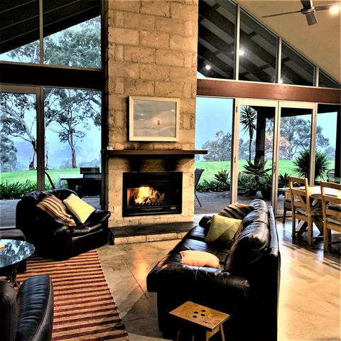 Kenwood Bank Vineyard Retreat - Accommodation Coffs Harbour 0