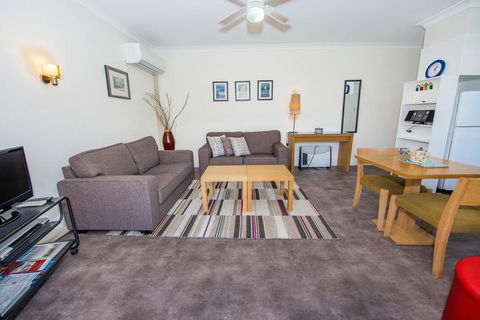 Kimbriki Unit 8 - Shoal Bay - Accommodation Coffs Harbour 0