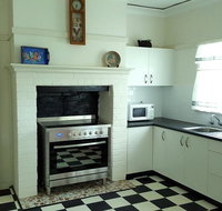 King Cottage - Accommodation Coffs Harbour