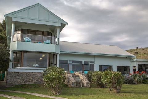 King Of North Bay - 103 Gold Coast Drive - Accommodation Coffs Harbour 3