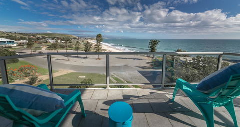 King Of North Bay - 103 Gold Coast Drive - Accommodation Coffs Harbour 0