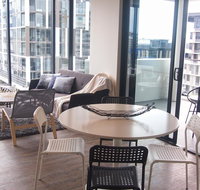 KOZYGURU SOUTH BRISBANE CITY VIEW 2 BED APT FREE PARKING QSB027-708 - Accommodation Coffs Harbour