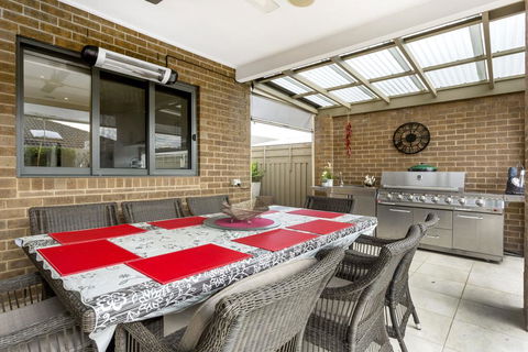 LA DOLCE VITA RETREAT - RYE - Accommodation Coffs Harbour 2