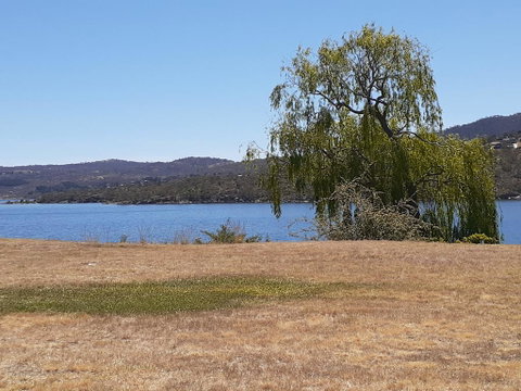 Lake Jindabyne Hotel - Accommodation Coffs Harbour 2