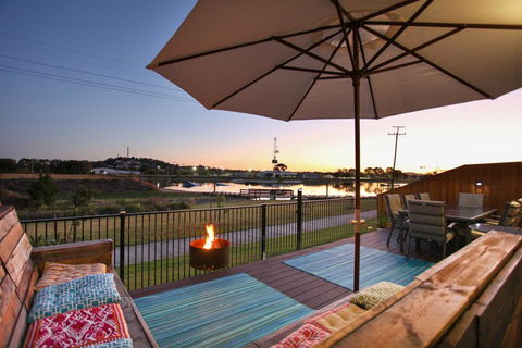 Lakeside Deck House - Accommodation Coffs Harbour 0